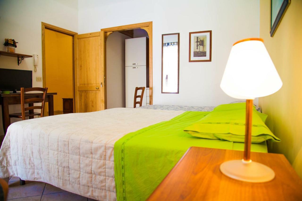 סנטו סטפאנו די קמאסטרה Bed & Breakfast Il Castellino מראה חיצוני תמונה