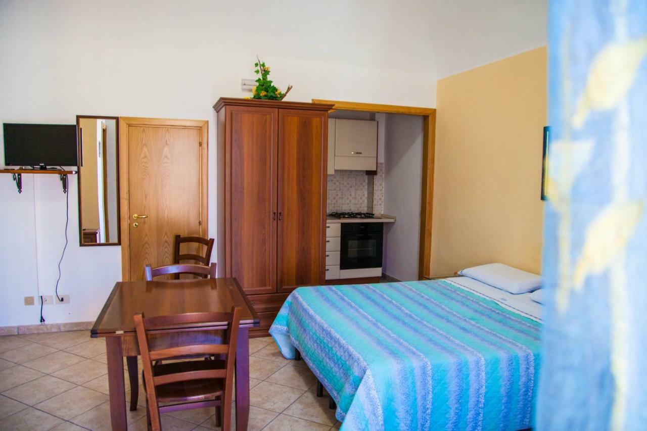 סנטו סטפאנו די קמאסטרה Bed & Breakfast Il Castellino מראה חיצוני תמונה