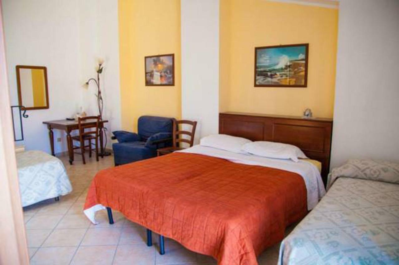 סנטו סטפאנו די קמאסטרה Bed & Breakfast Il Castellino מראה חיצוני תמונה