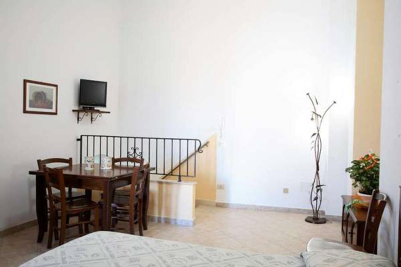סנטו סטפאנו די קמאסטרה Bed & Breakfast Il Castellino מראה חיצוני תמונה